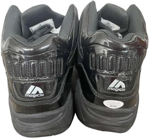 מג'יק ג'ונסון חתום על חתימה מג'יק 32 נעלי ספורט כדורסל JSA - נעלי ספורט NBA עם חתימה
