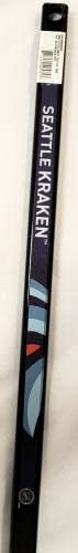 ג'ורדן אברלה חתימה שחור אינגלסקו שחור 24 מיני מקל מיני סיאטל קרקן קנאטים הולו B299858 - מקלות NHL עם חתימה