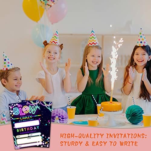 הזמנות ליום הולדת בנושא זוהר, הזמנות למסיבות ניאון אור עם מעטפות לבנות בנות, מזמינים מסיבת יום הולדת בסגנון
